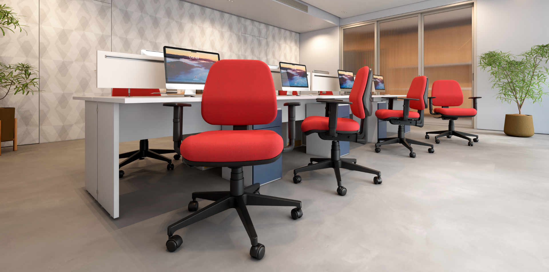 Cadeira ergonômica e mesa corporativa em escritório de Pinheiros, Zona Oeste de São Paulo