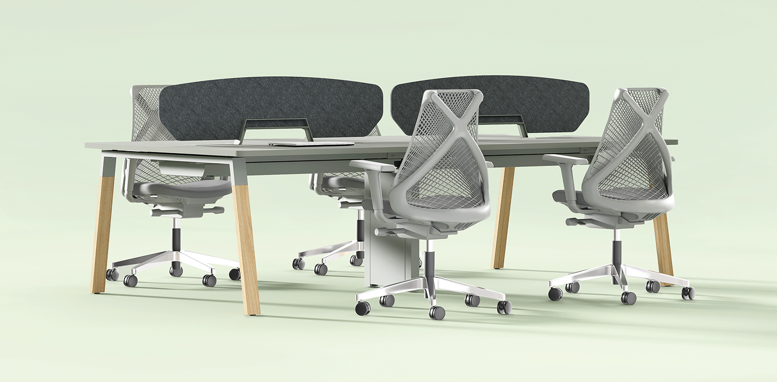 Mesa plataforma de trabalho com quatro lugares, biombo divisor suspenso com pés cavaletes, Multi Office Móveis para Escritório